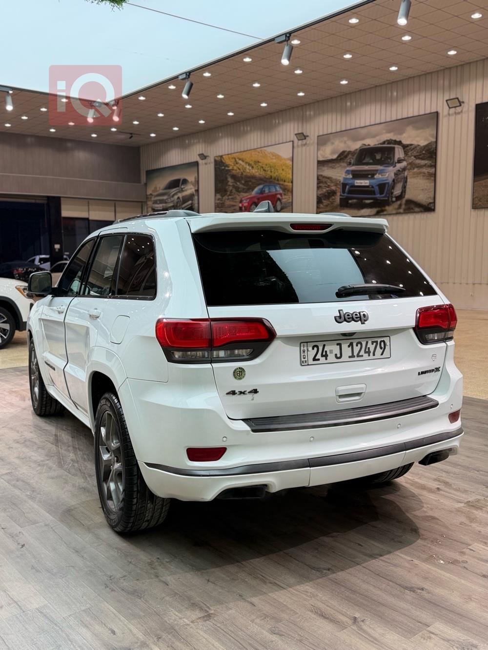 جیپ گراند شیرۆکی